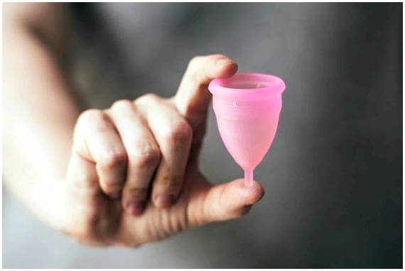 Преимущества и недостатки использования менструальной чаши