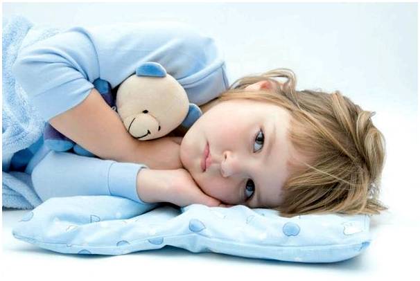 Когда идти к педиатру, если ваш ребенок мочится в постель?
