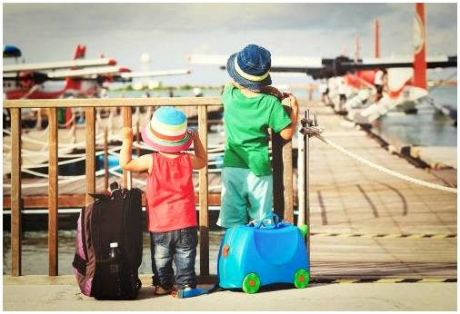 Путешествие за границу с детьми: юридические аспекты