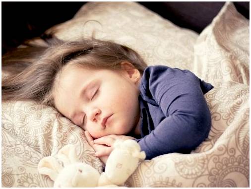 Преимущества дневного сна для детей