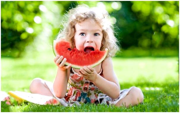 Советы, как избежать пищевого отравления у детей летом