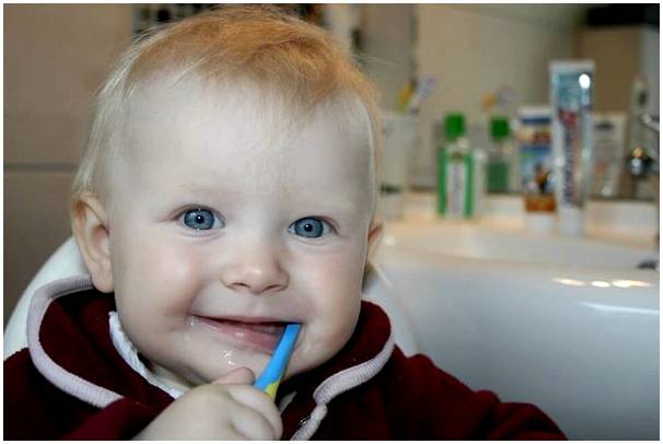 Как помочь детям ухаживать за зубами