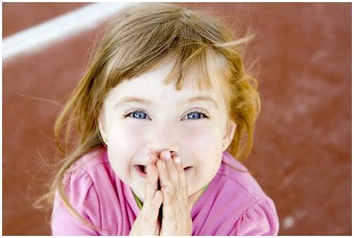 7 способов поощрить детскую доброту