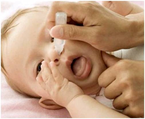 Как очистить нос и уши малыша?