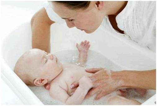 Первая ванна новорожденного
