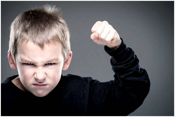 Почему дети становятся агрессивными?