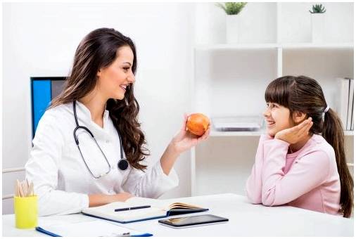 Когда отвести ребенка к диетологу