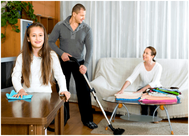 Учите детей вместе выполнять домашние дела