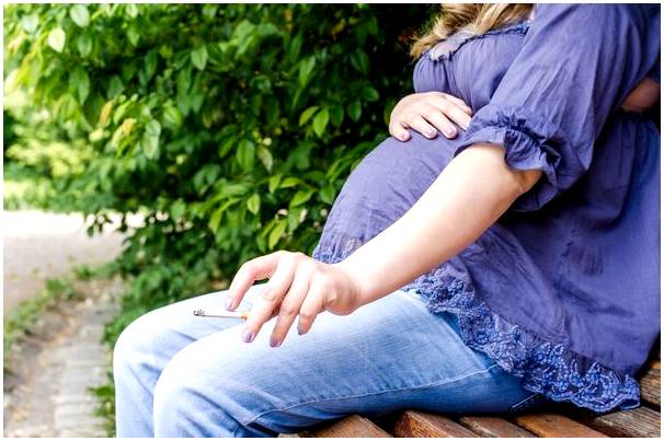 Чем опасно курение во время беременности?